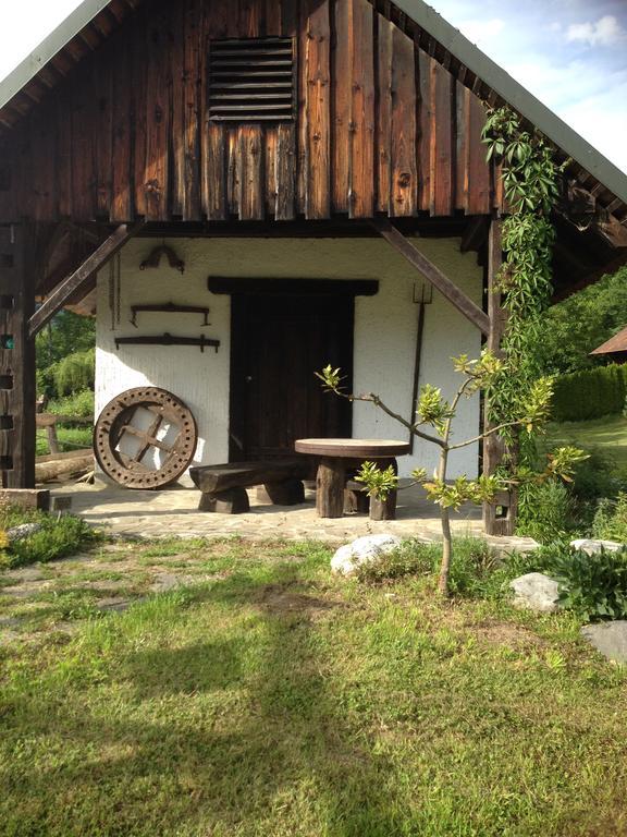 Hotel Gostisce Smuk Križe Zewnętrze zdjęcie