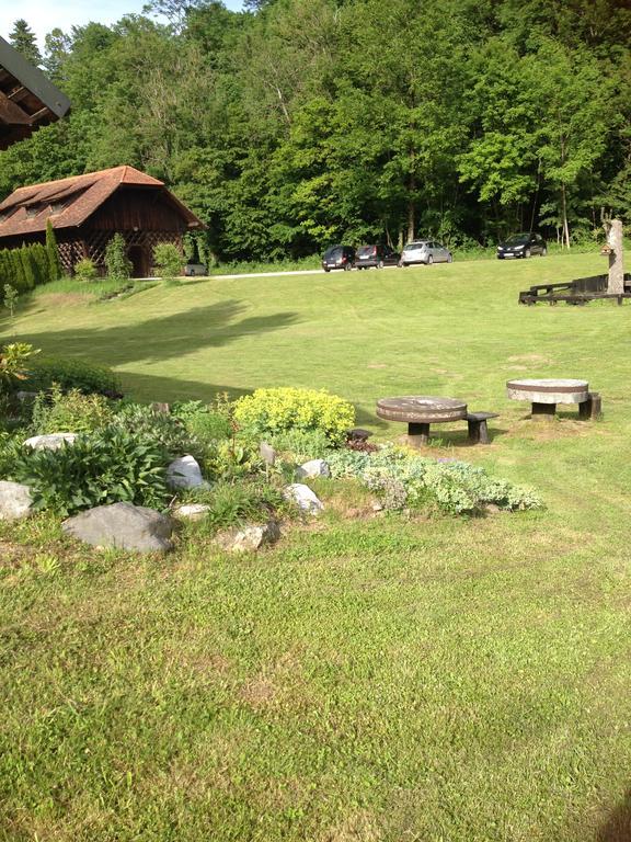 Hotel Gostisce Smuk Križe Zewnętrze zdjęcie