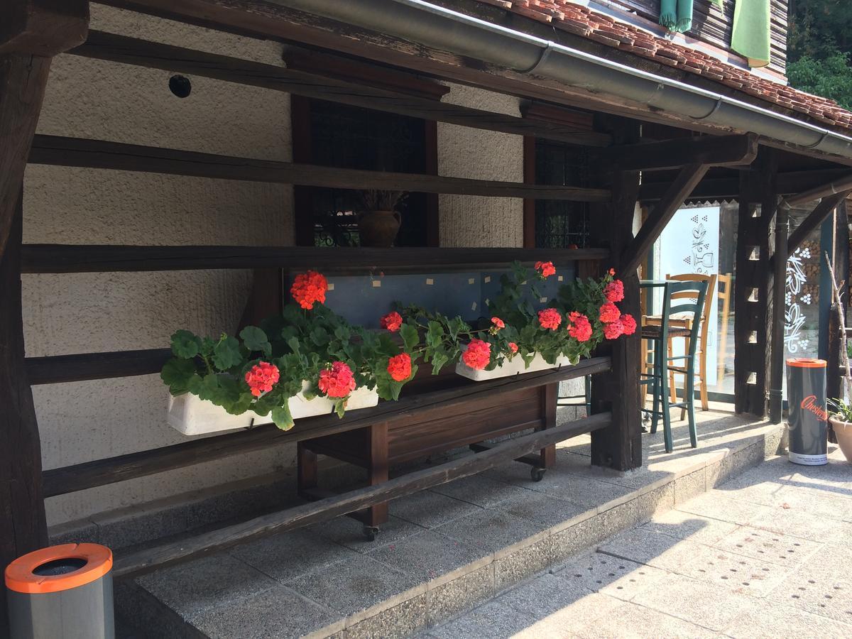 Hotel Gostisce Smuk Križe Zewnętrze zdjęcie